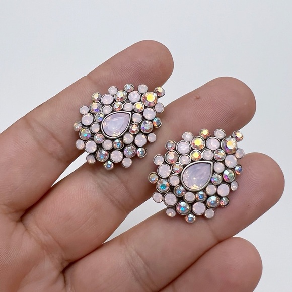 V&A Victoria & Albert Museum Signed Pink AB Crystal Floral Scroll Link Bracelet - Picture 3 of 6